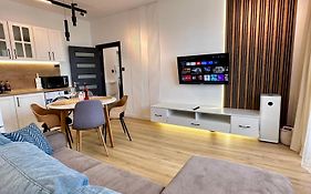 Cozy Apartment With Balcony On The Black Sea- Part Of The Family 'Vicki Apart