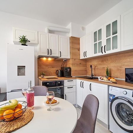 Cozy Apartment With Balcony On The Black Sea- Part Of The Family 'Vicki Apart Varna Exteriér fotografie
