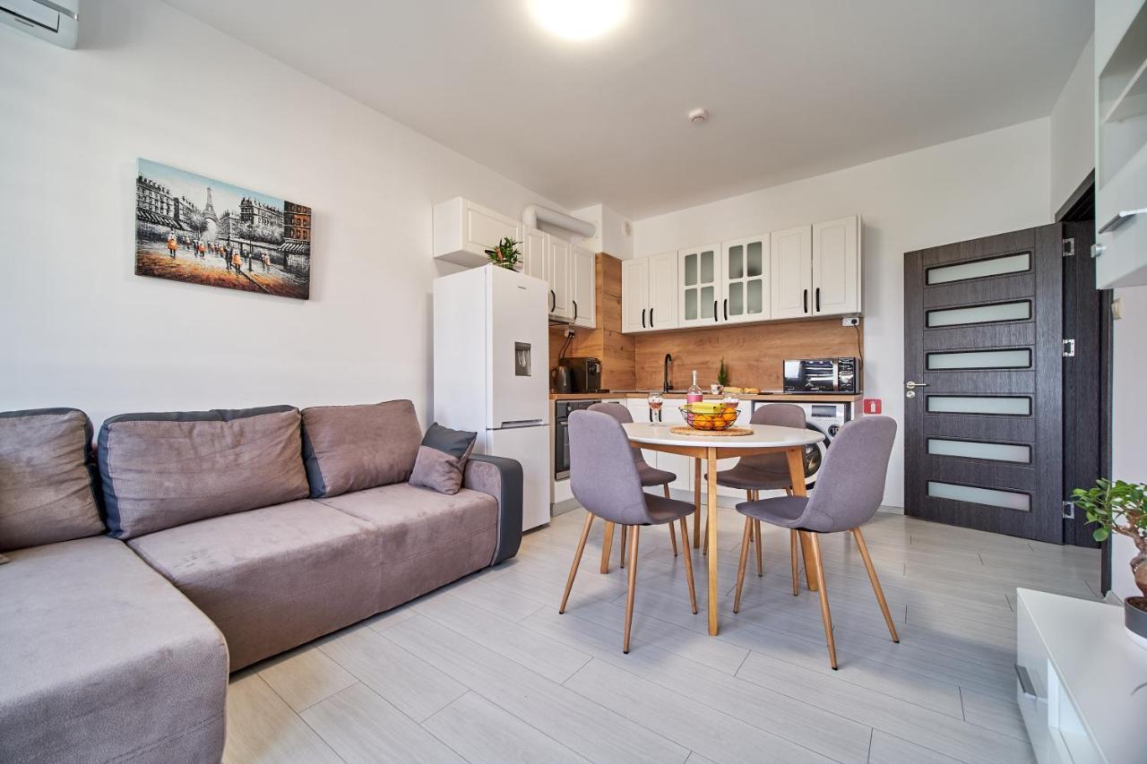 Cozy Apartment With Balcony On The Black Sea- Part Of The Family 'Vicki Apart Varna Exteriér fotografie