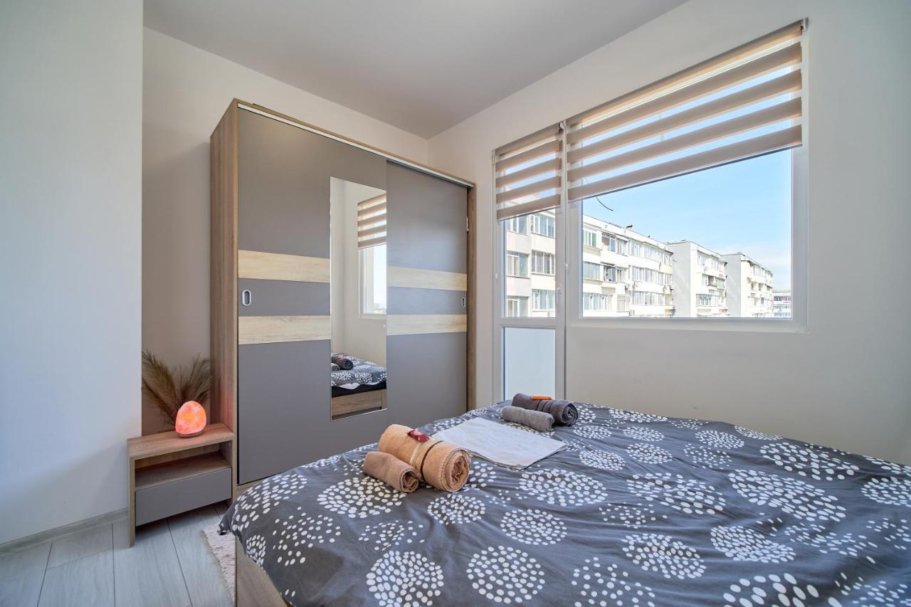 Cozy Apartment With Balcony On The Black Sea- Part Of The Family 'Vicki Apart Varna Exteriér fotografie